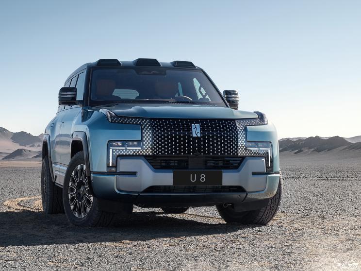BYD Yangwang U8 Launched in China with 1100 HP and four motors