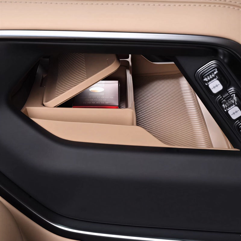 Compartimento de almacenamiento de doble capa para la consola central inferior del Denza B8