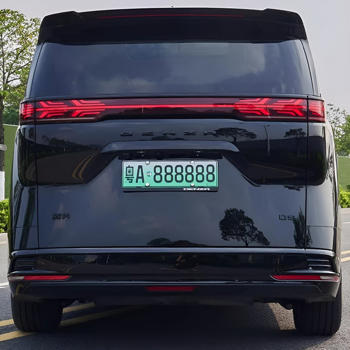 Embellecedor del emblema trasero para DENZA