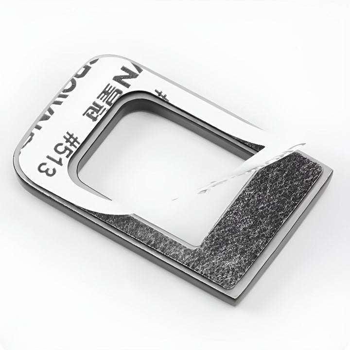 Embellecedor del emblema trasero para DENZA